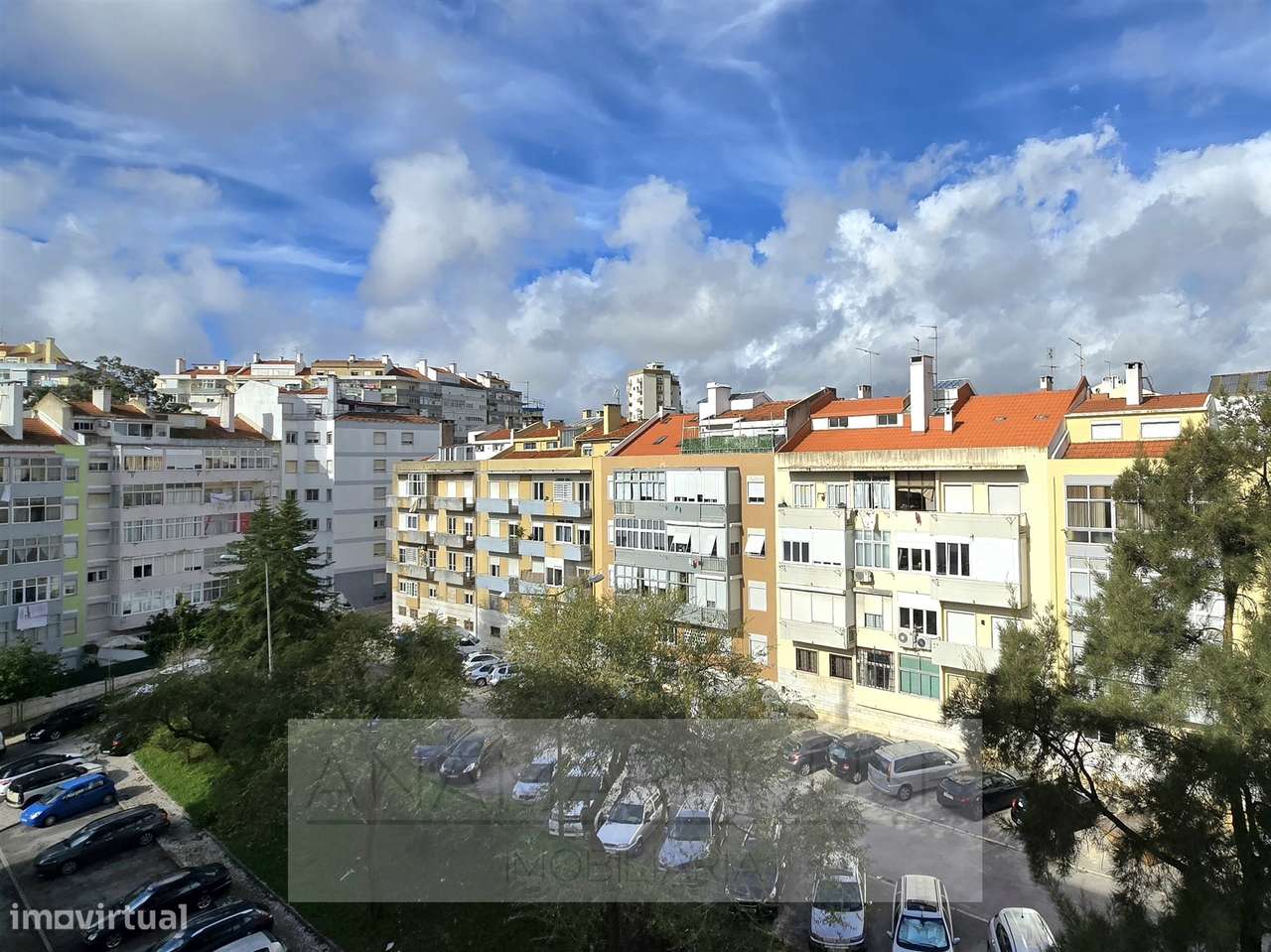 T2 na Rua José Murias, com elevador e arrecadação pronto a habitar, Be-16