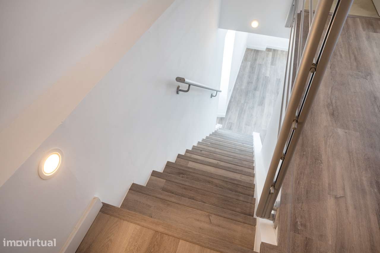 Duplex Remodelado com Terraço-9