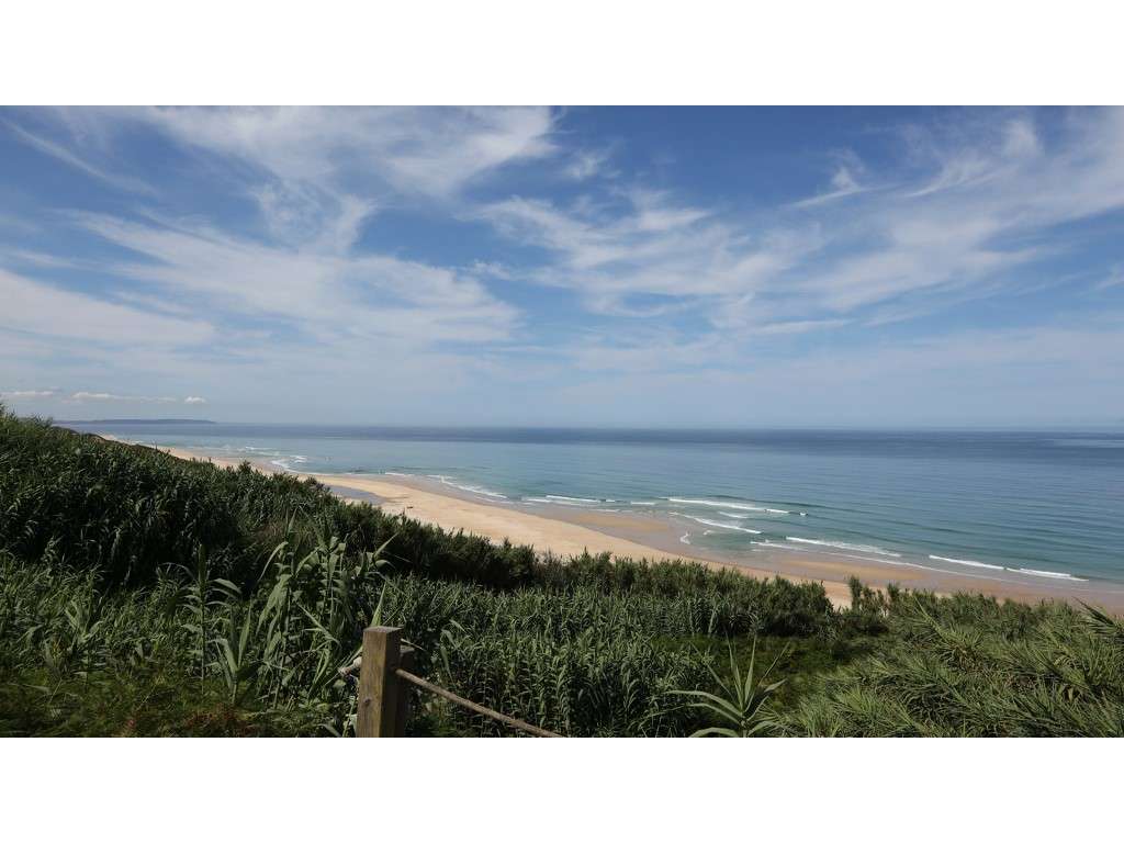 Moradia isolada V2+2 com vista mar na Praia da Légua-42