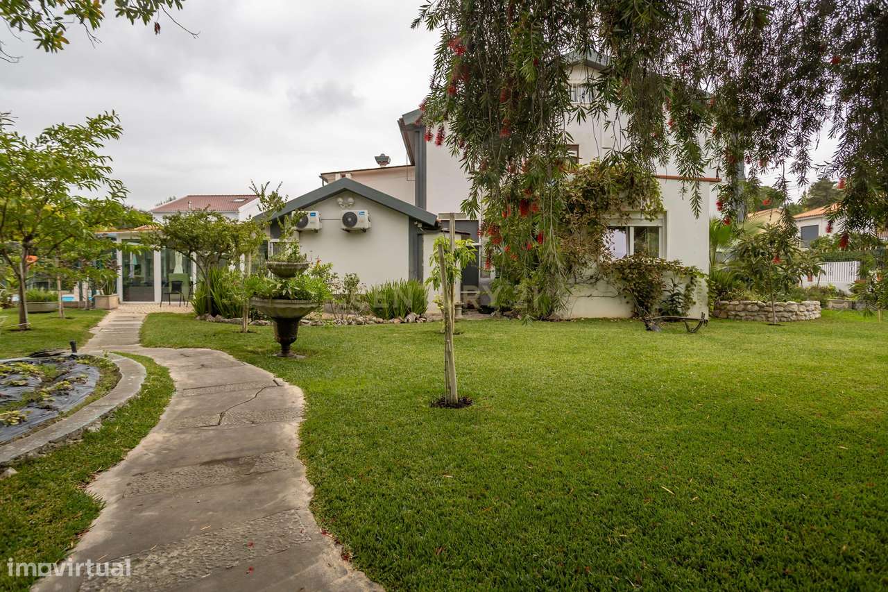 Fantástica Moradia Versátil com Piscina e Jardim, junto a serra da Arr - Grande imagem: 2/60