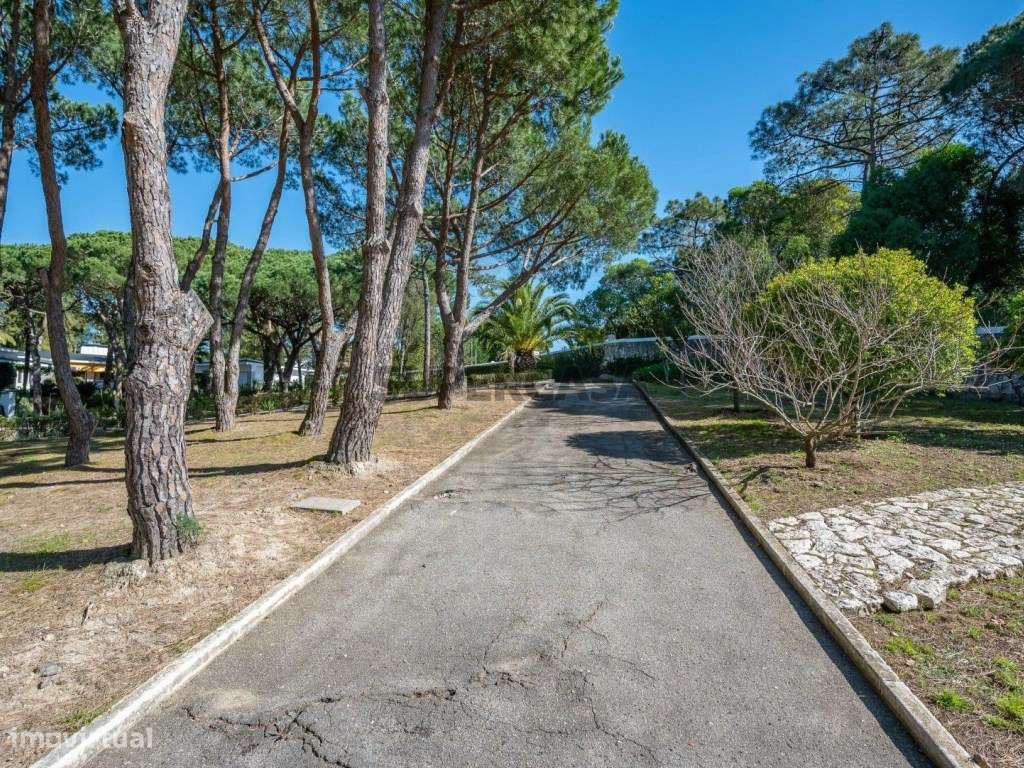 Propriedade no Estoril para renovação ou investimento-Lote de 7099 ... - Grande imagem: 4/11