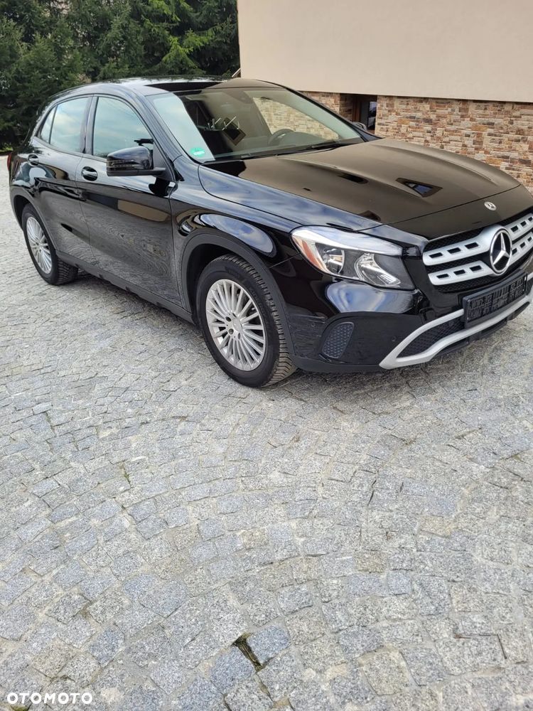 Mercedes - Benz GLA