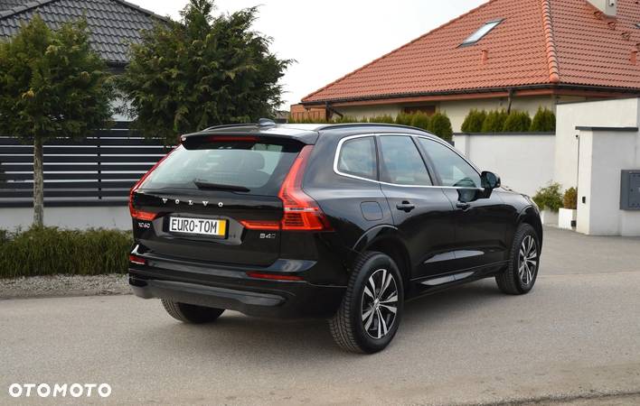 Volvo XC 60 B4 D AWD Geartronic Momentum Pro - 8