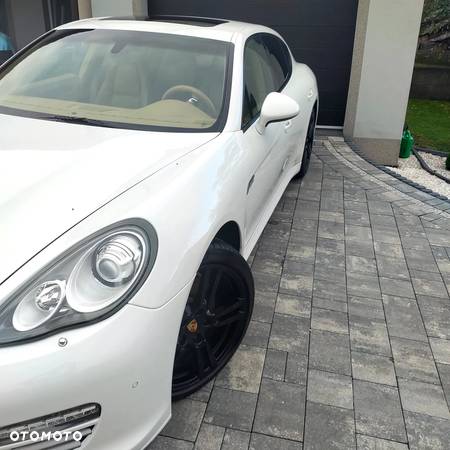 Porsche Panamera 4 PDK Platinum Edition - 27