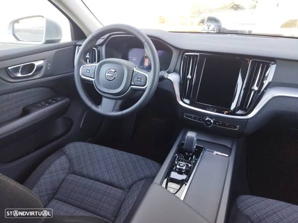 Volvo V60 2.0 B4 Core Auto - 3