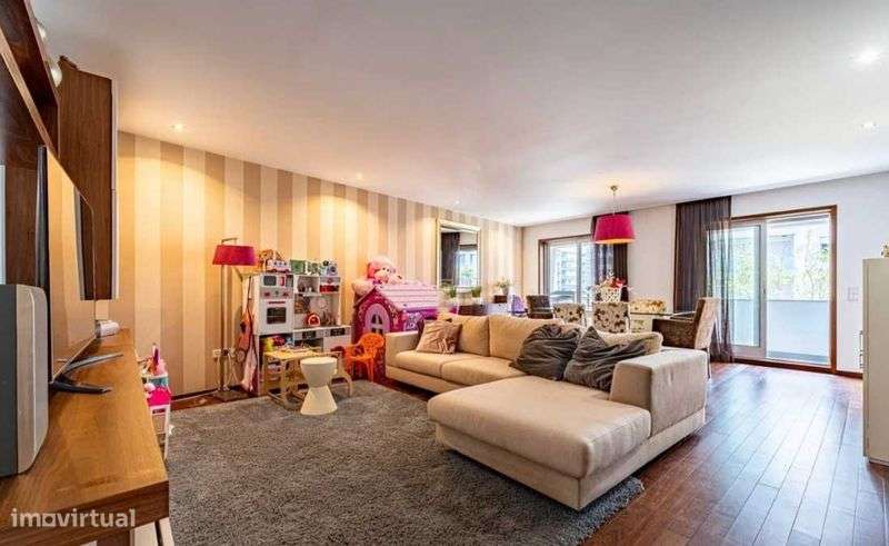 T3 de Luxo à Feup/ Fep - Paranhos Condoninio Residencial - Grande imagem: 4/12