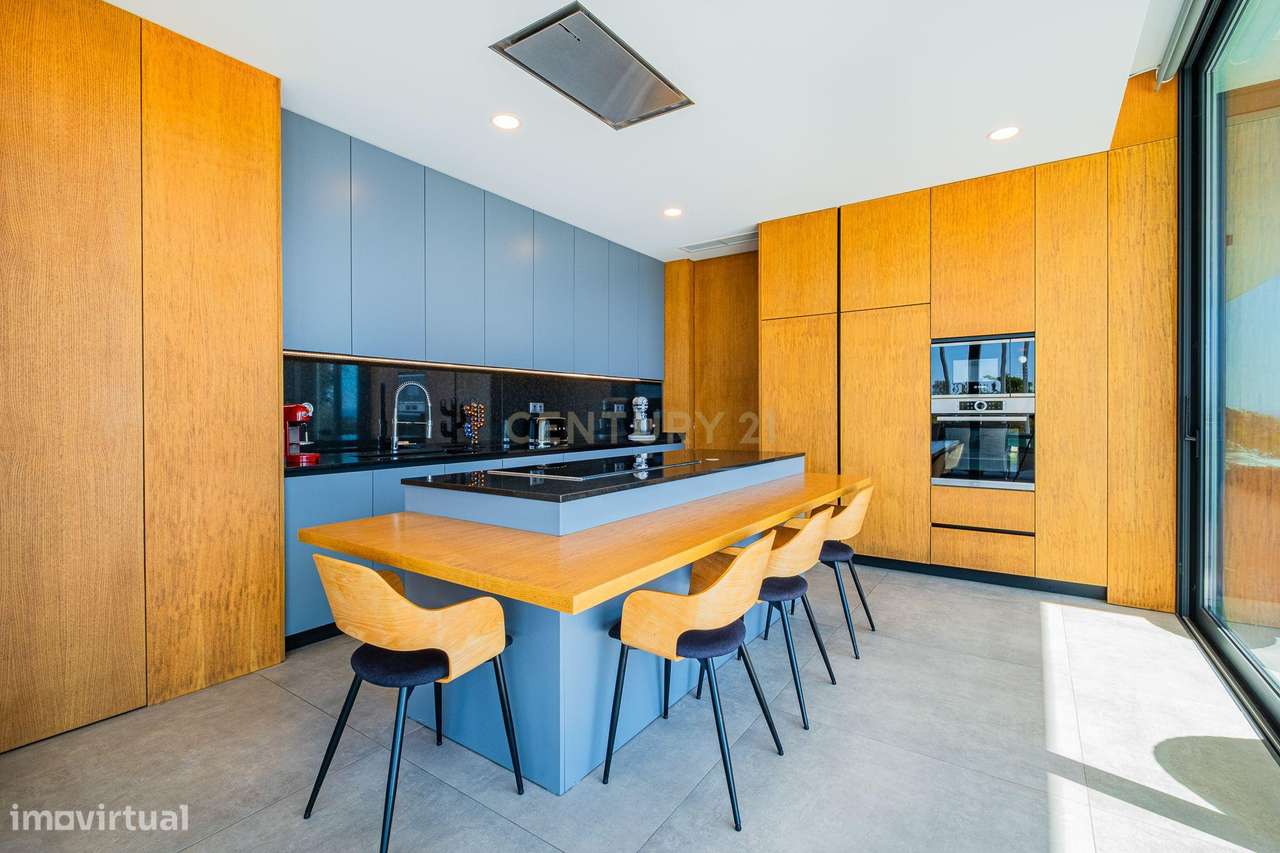 Villa de Luxo com 5 quartos e Vista Mar Panorâmica-13