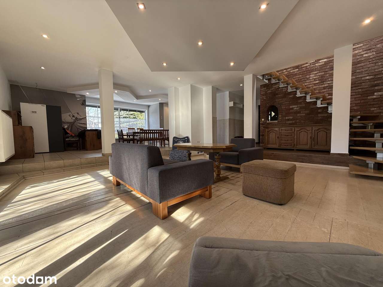 Dom z klimatem na wyjątkowo prywatnej działce z dużym osobnym garażem-10