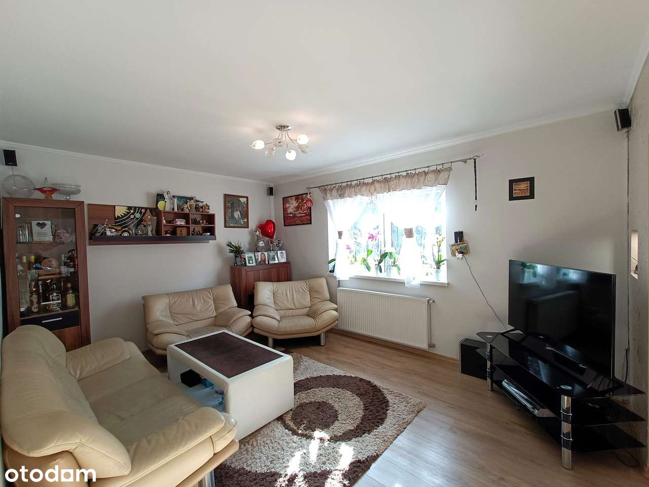 Piękny dom z dużym tarasem, dostępny od zaraz!-7