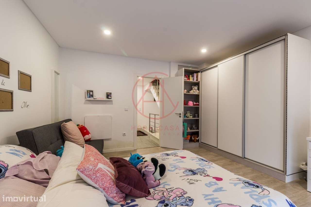 Moradia em Fernão Ferro – Privacidade, Conforto e Acesso rápido a-18