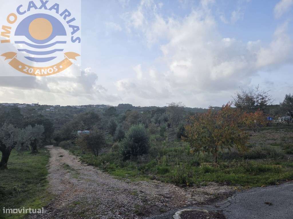 Terreno com 1050 m2 - Grande imagem: 2/5