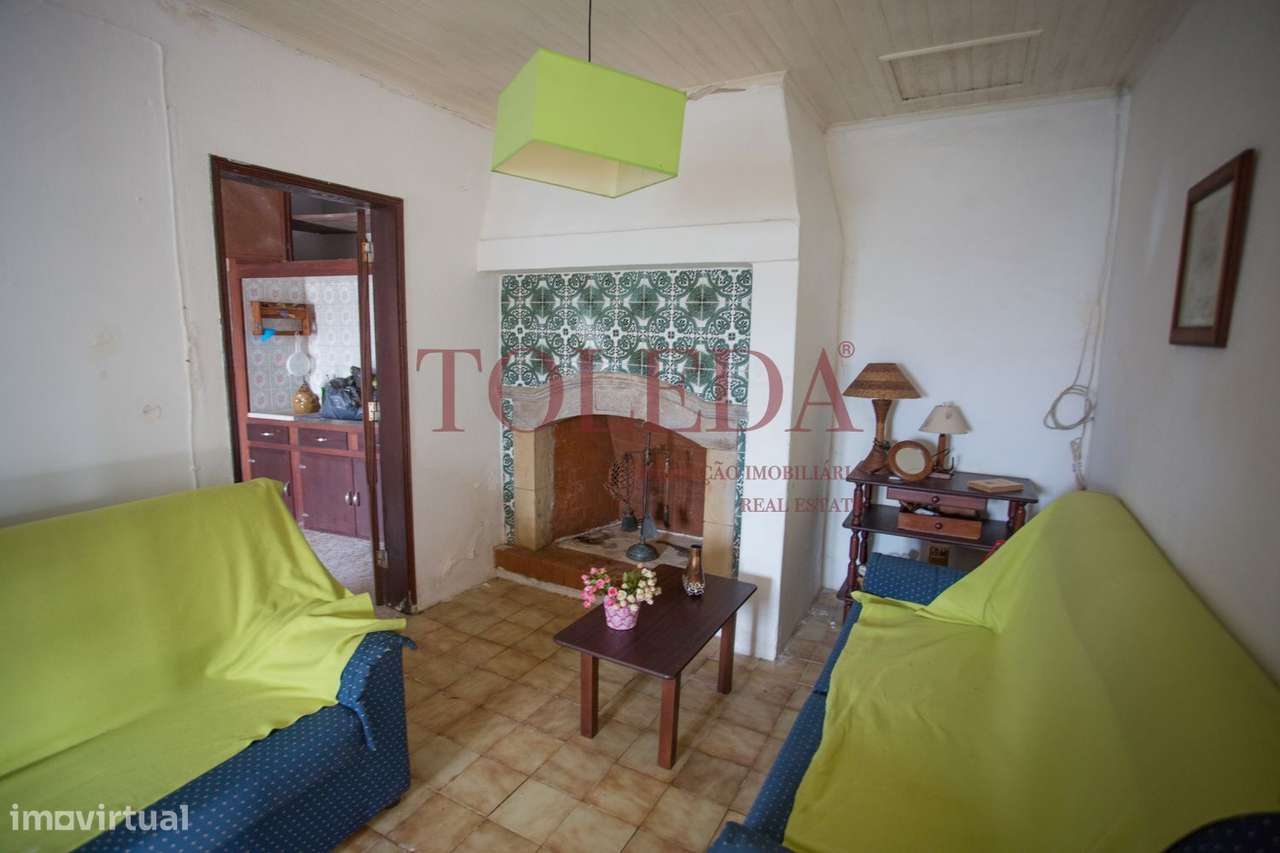 Moradia T2 com Garagem e Terreno - Grande imagem: 5/40