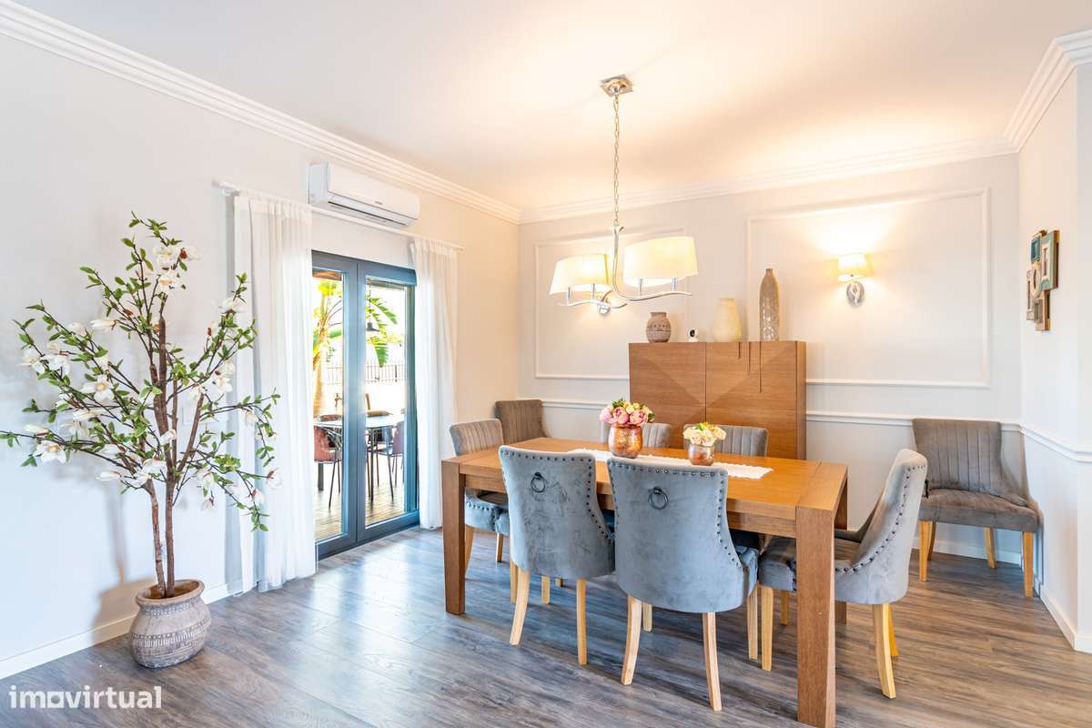 Excelente Moradia térrea Semi nova com piscina na Moita-9