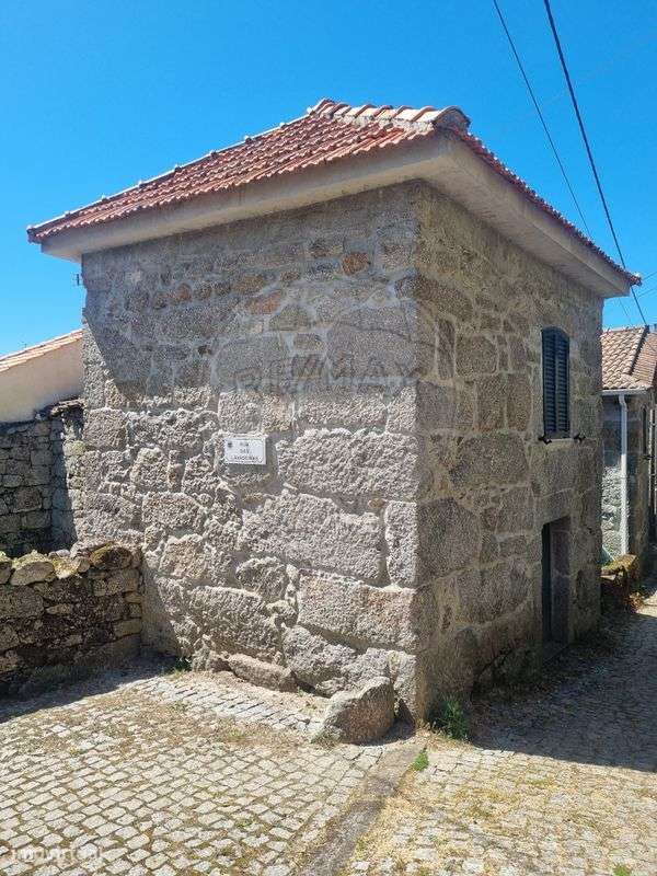 Moradia T2 para venda-13