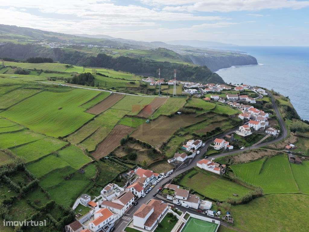 Terreno com 1.328 m² com viabilidade de construção e vista mar, Nor... - Grande imagem: 5/17