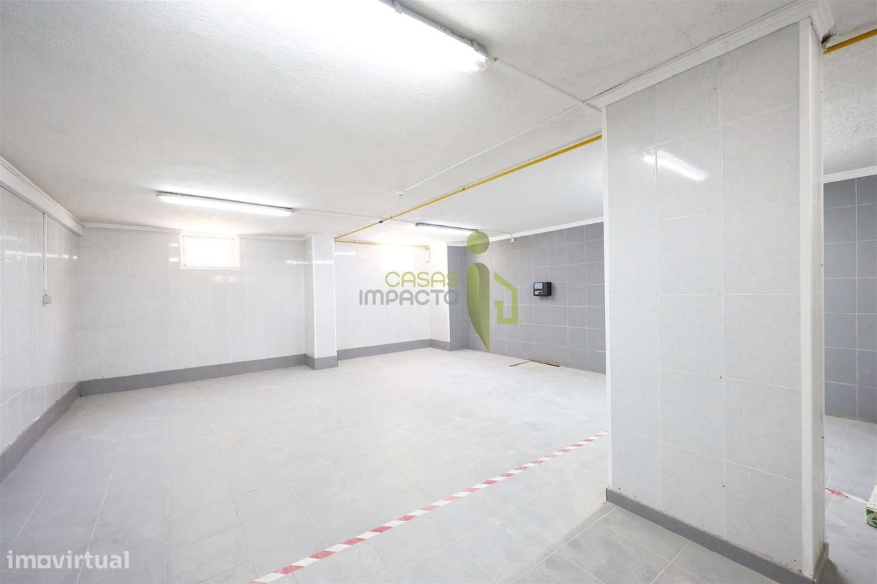 Loja para Venda em Carnaxide | 145 m² de Potencial para o Seu Negócio-16