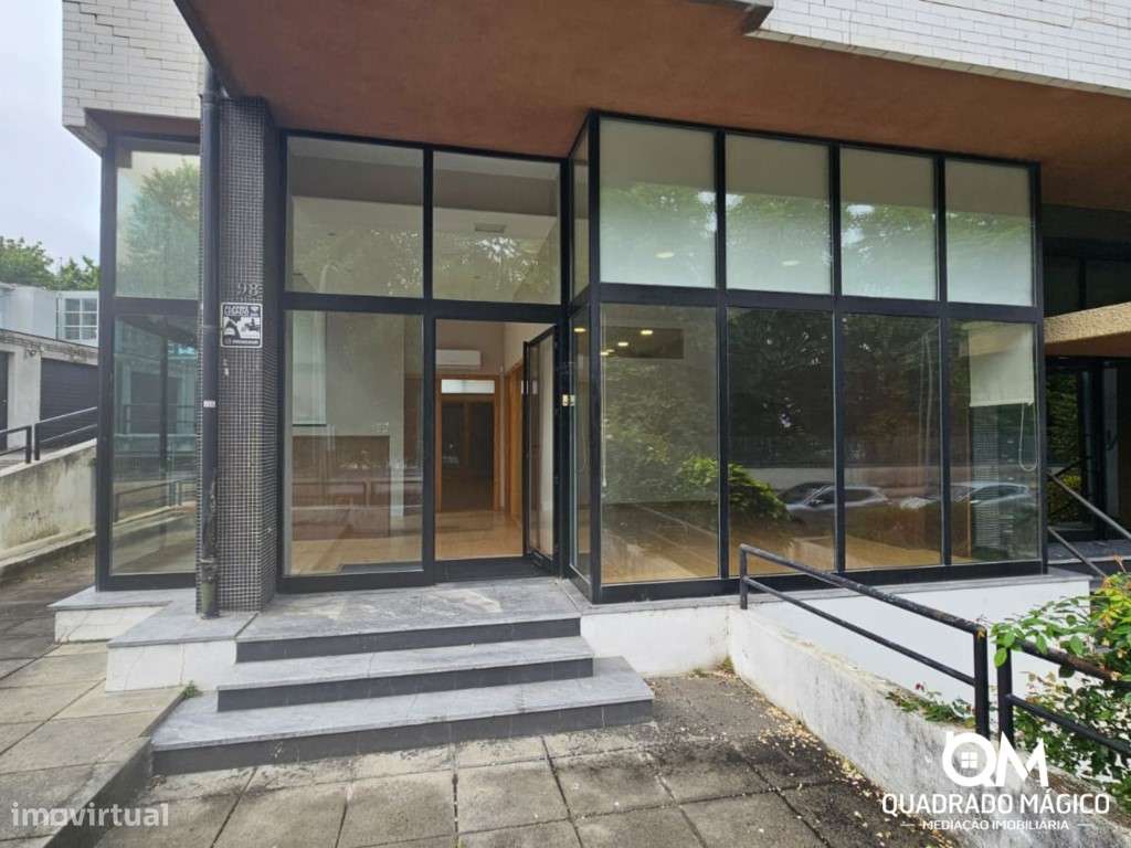 Loja à Venda em Ramalde com Localização Estratégica junto ao Hospit...-21