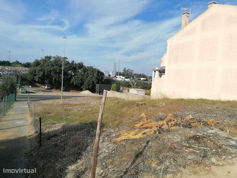 Vende-se Terreno - Grande imagem: 4/5