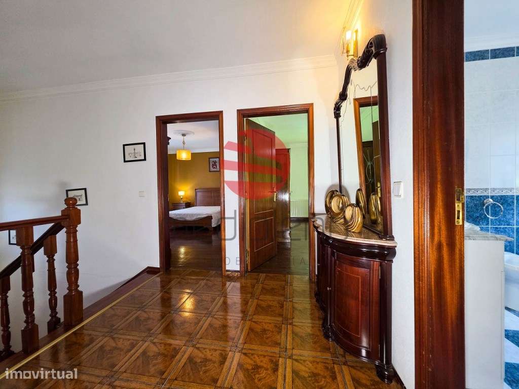 MORADIA T6 C/ GARAGEM-6