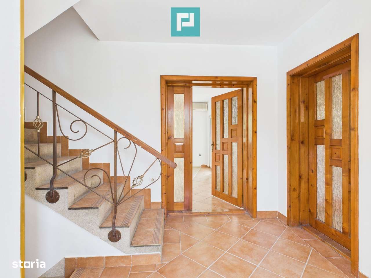 Vilă cu 5 camere pentru investiții în Dumbrăvița - Imagine principală: 4/20