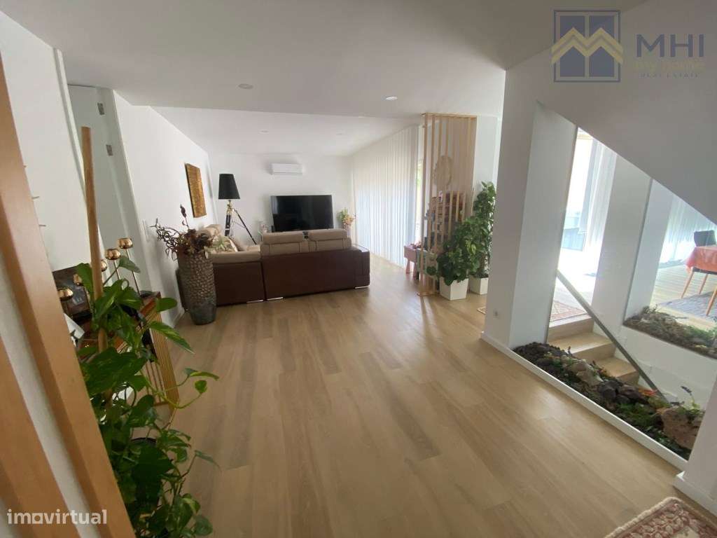 Excelente moradia Bifamiliar T3, a 100 metros da praia em Canidelo-28