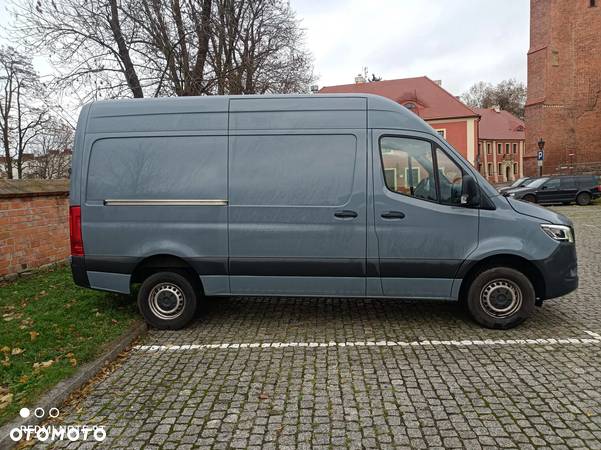 Mercedes-Benz Sprinter W907 - 3