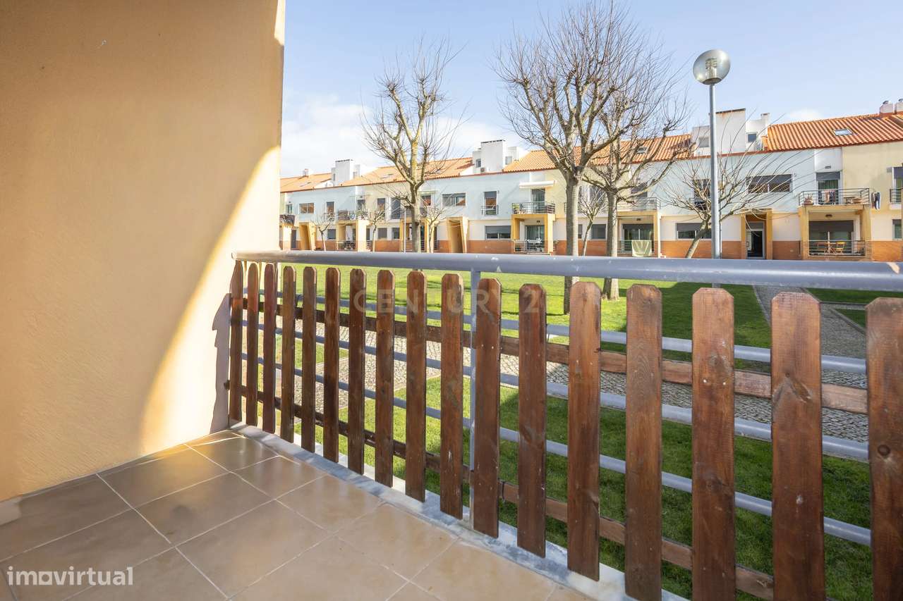 T2 c/parqueamento e arrecadação em Condomínio Privado - Alhos Vedros-14