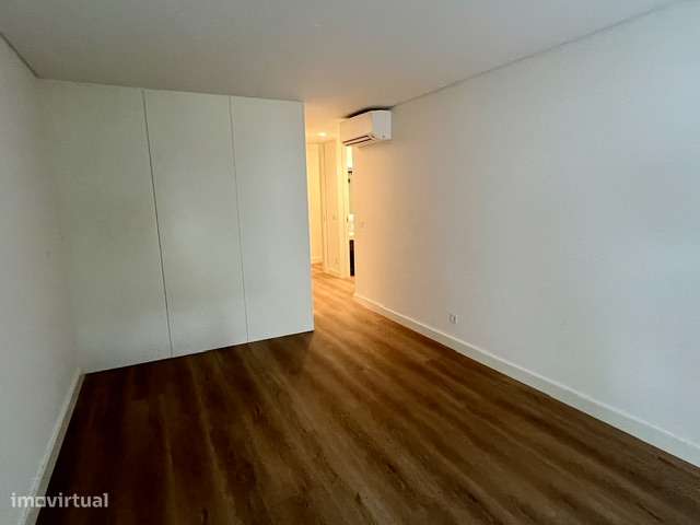 3 Apartamentos T2+1-17