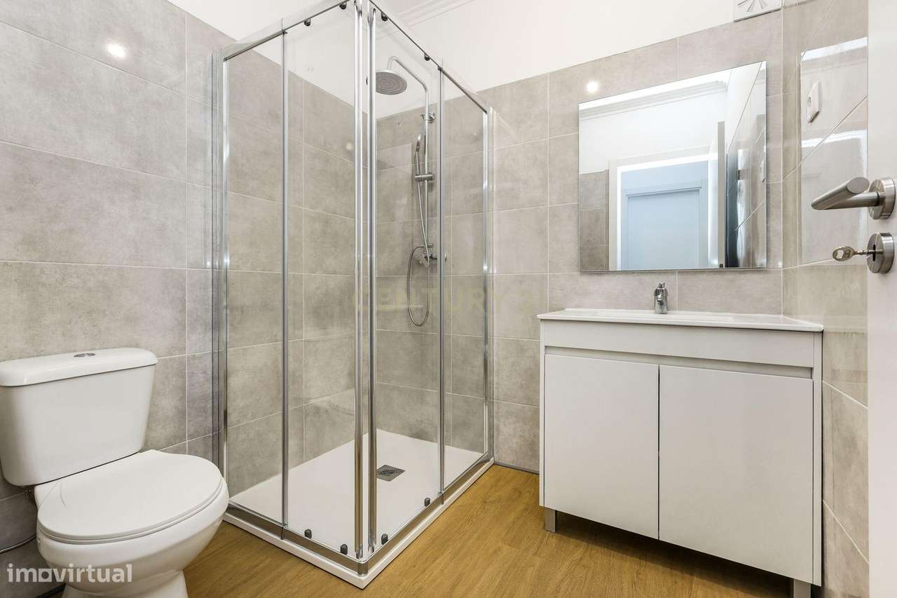 Apartamento T3 Renovado com espaço exterior.-12