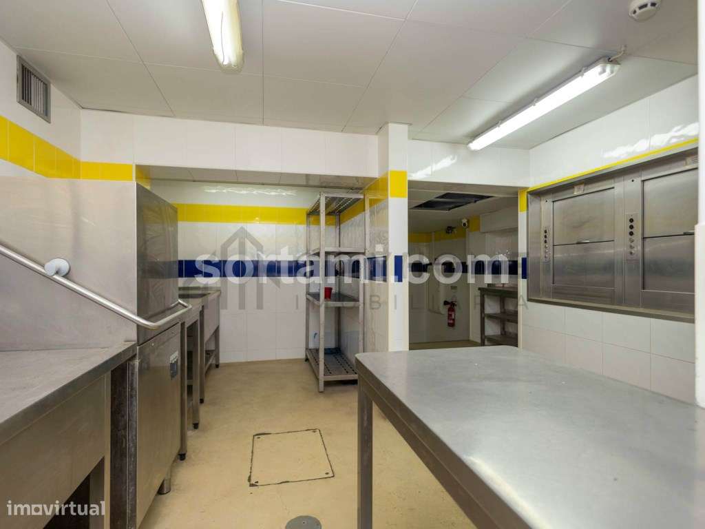 Espaço Comercial de 425m² no Coração de Faro-47