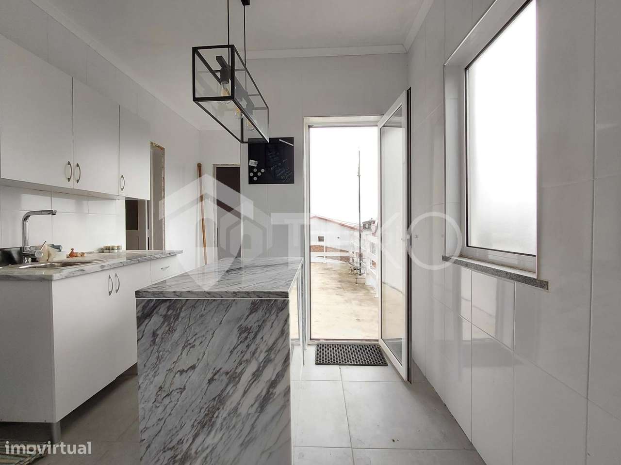 Moradia T5 Tradicional no Centro de Coja  – Ideal para Residência ou T - Grande imagem: 3/29