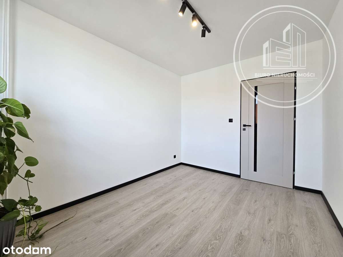 Mieszkanie trzy pokojowe w centrum miasta-14