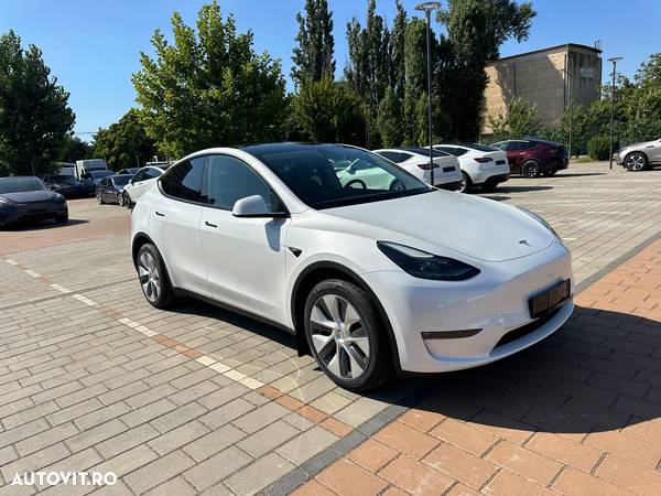 Tesla Model Y - 7