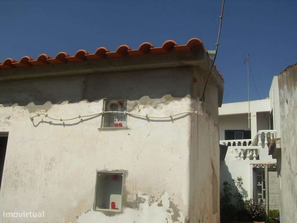 Moradia T2 em Vale de Boi - Budens, com 64 m² e obras de recuperaçã... - Grande imagem: 5/6