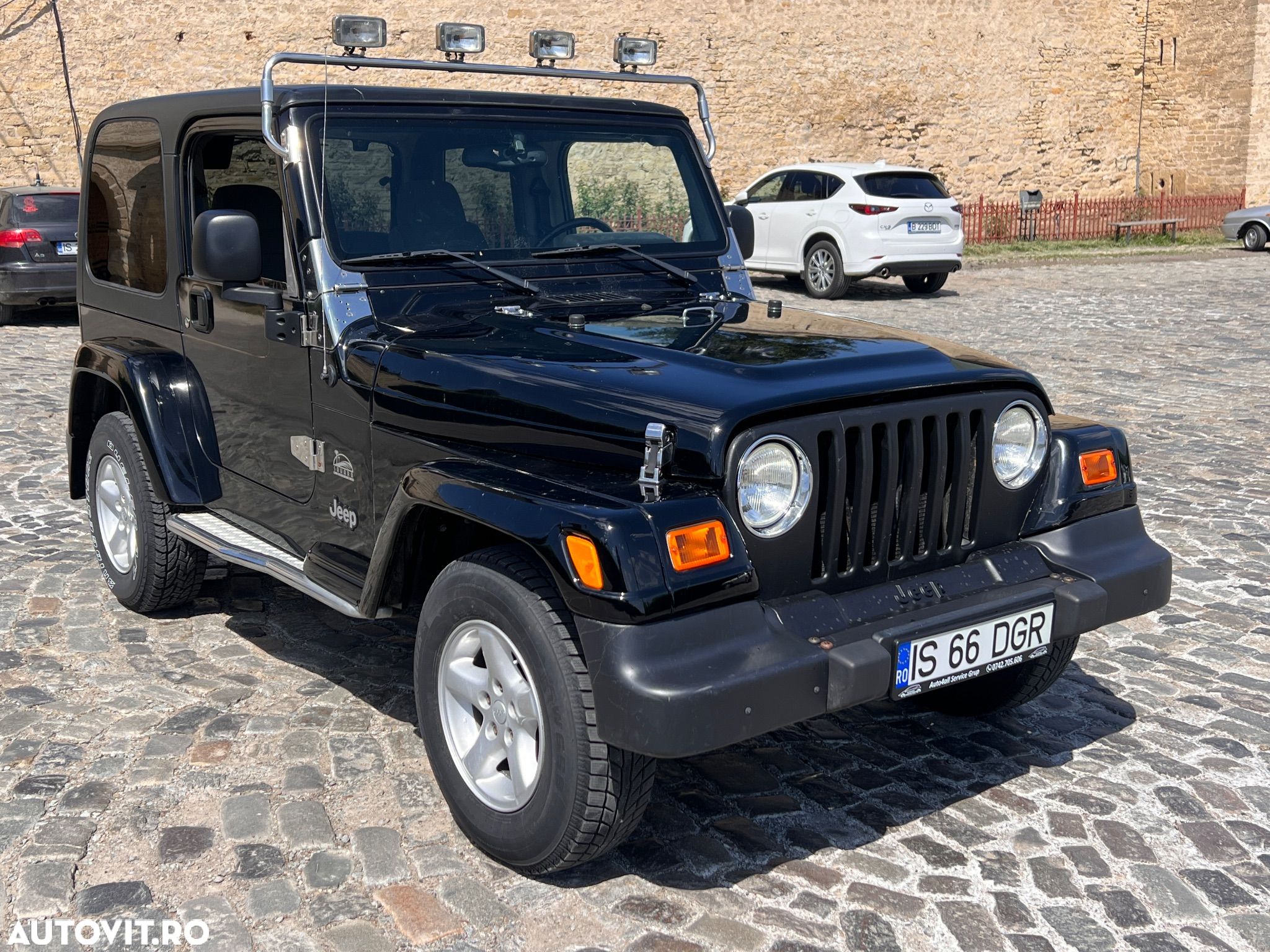 Jeep Wrangler - 1