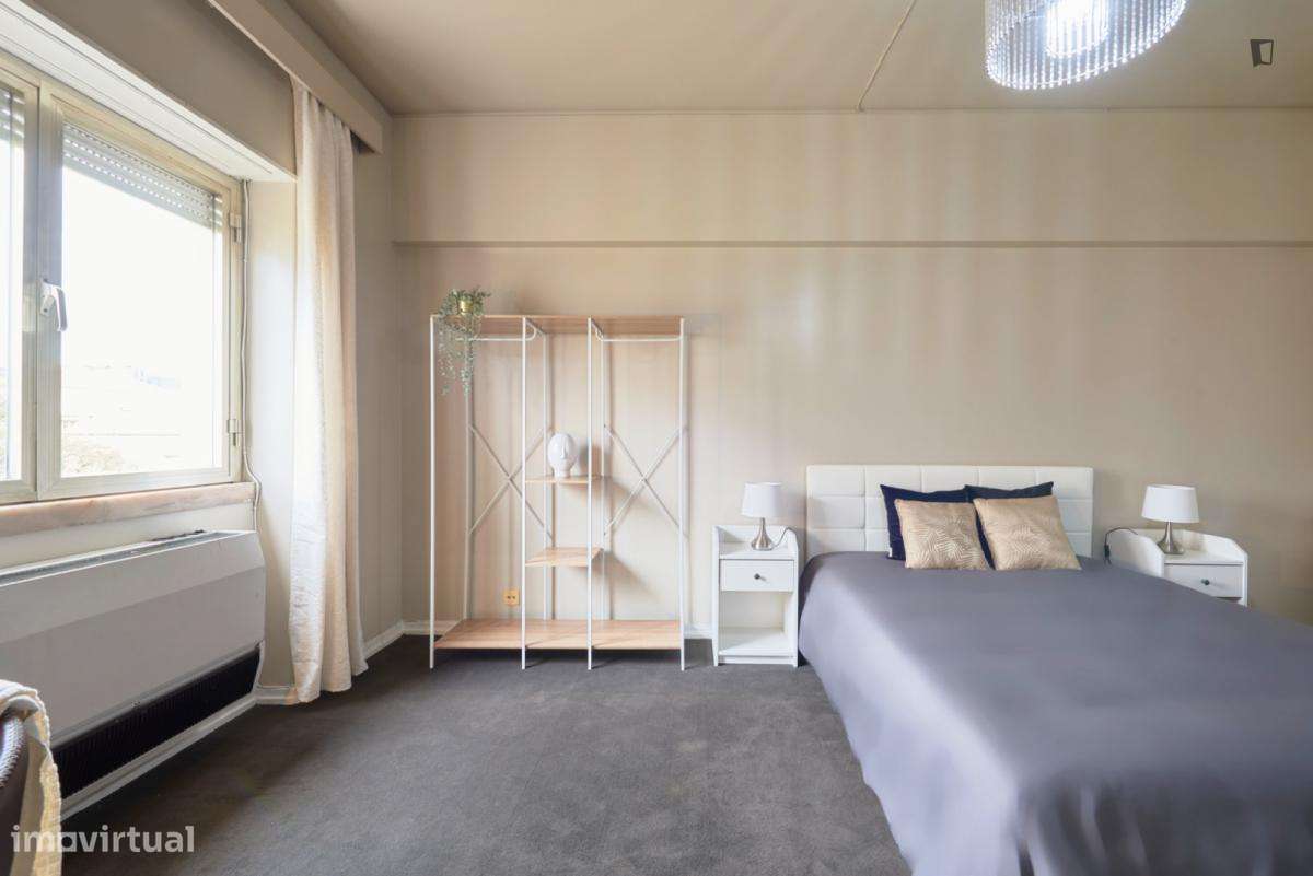 Quarto - localizado em Lisbon - Grande imagem: 2/41