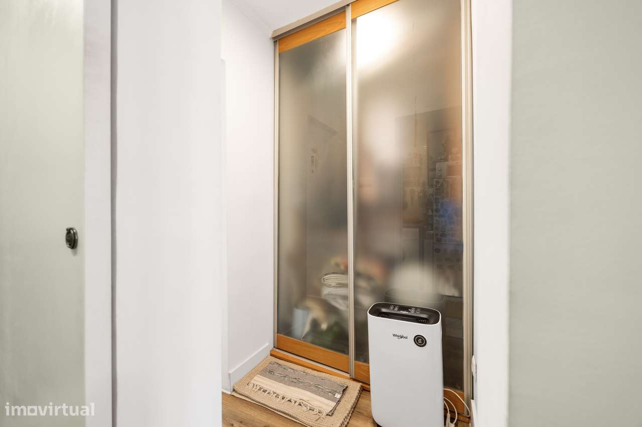 Charmoso T1 Renovado por Arquitetos no Coração do Bairro Alto!-15