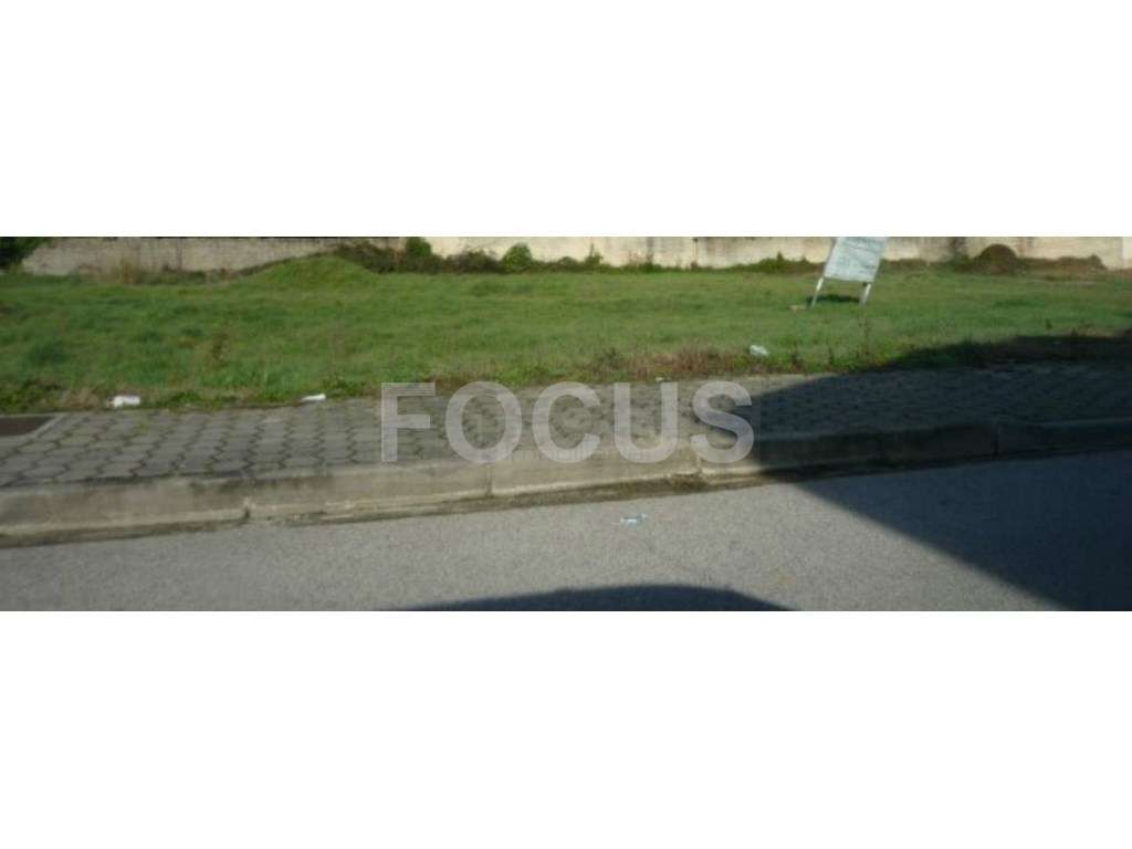 Lote para construção - Grande imagem: 1/2