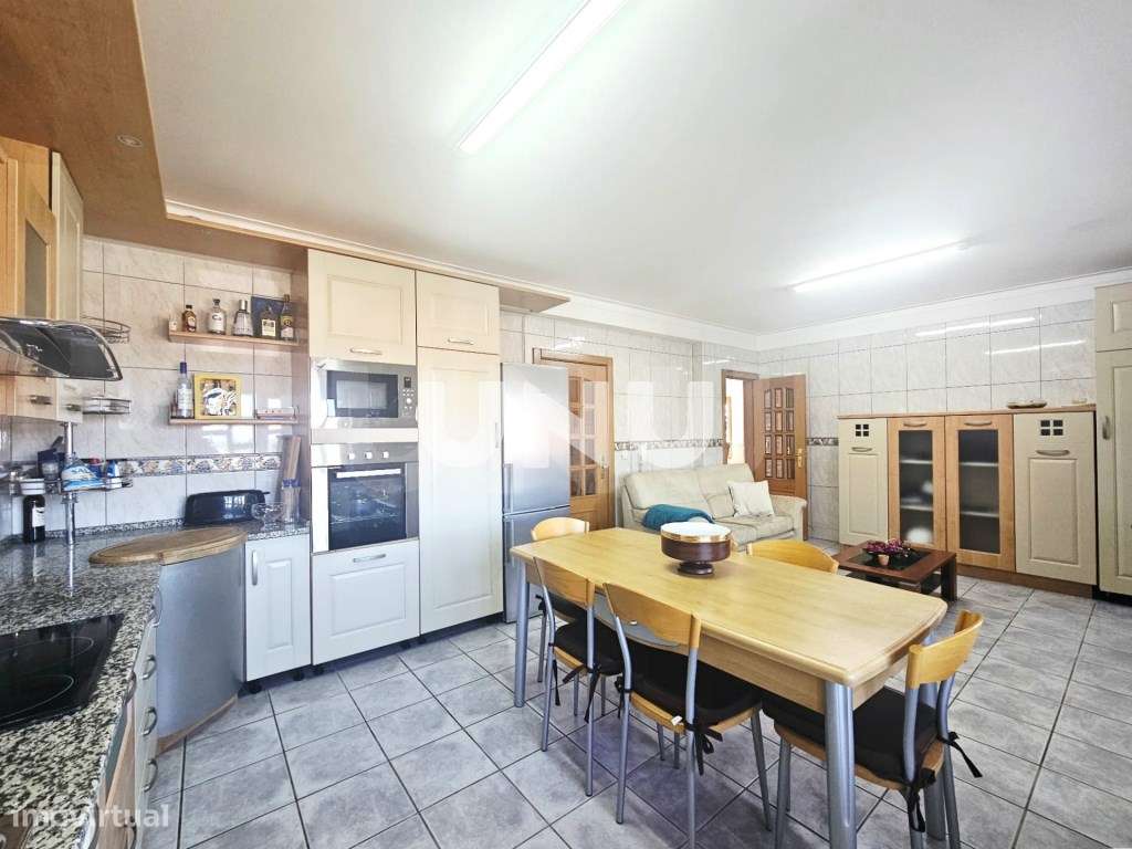 Moradia em Banda T5 - A 5 Minutos do Centro da Cidade de Viseu-2