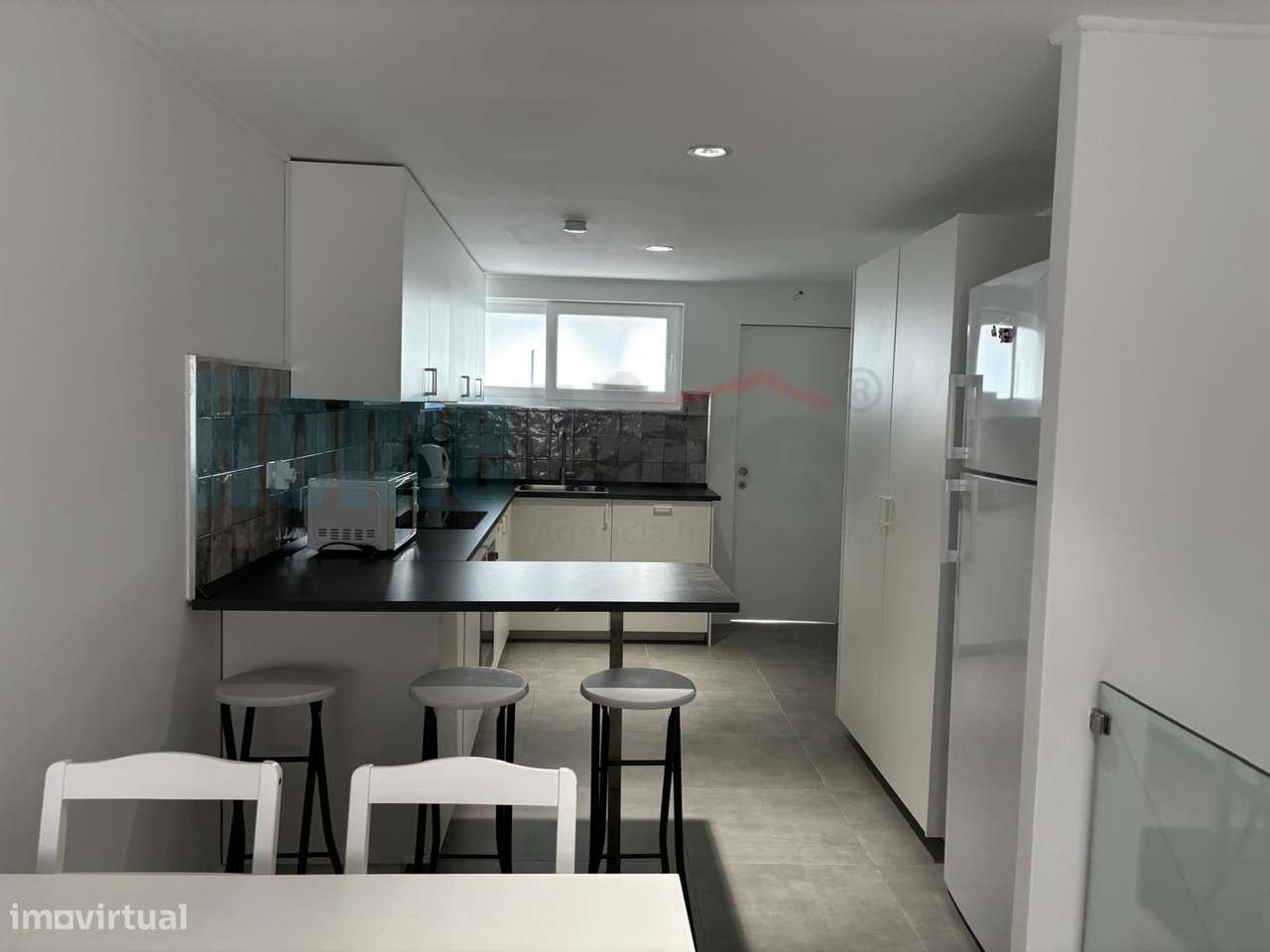 Apartamento T4 Remodelado e Mobilado Charquinho, Benfica - Grande imagem: 4/38