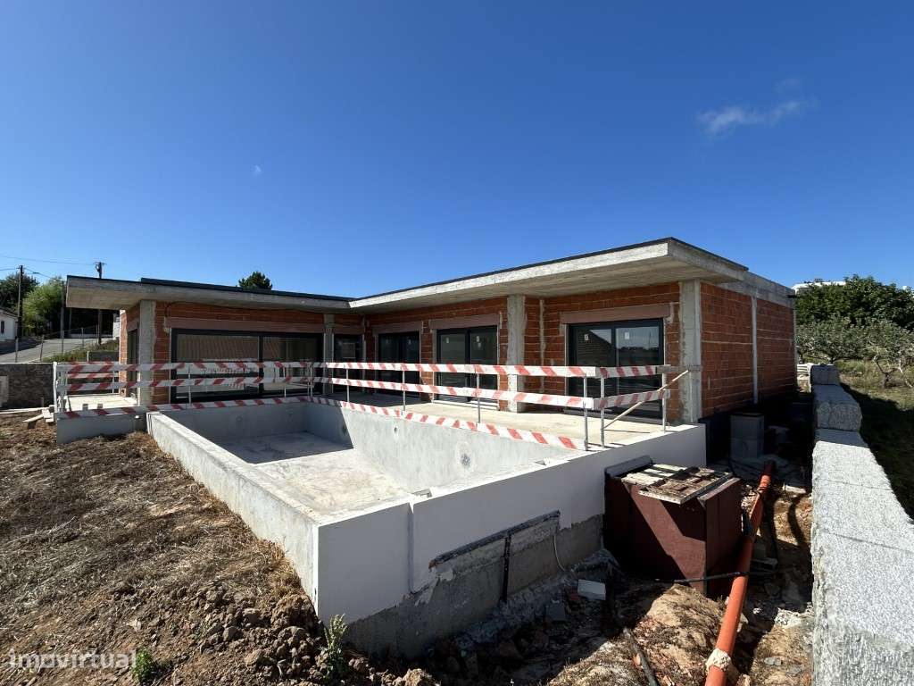 Moradia com piscina a 7 Km da praia - Grande imagem: 5/33