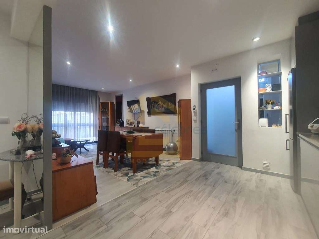 Andar moradia t2 rés do chão com Anexo (estúdio)e espaço exterior e... - Grande imagem: 3/29