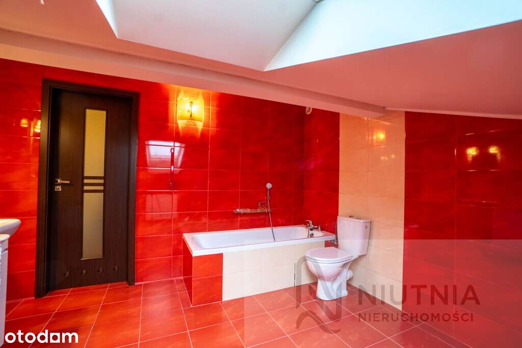 Wolnostojący dom z podwójnym garażem!-16