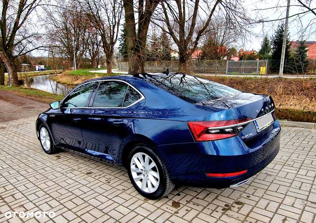 Skoda Superb 2.0 TDI Ambition DSG - 14