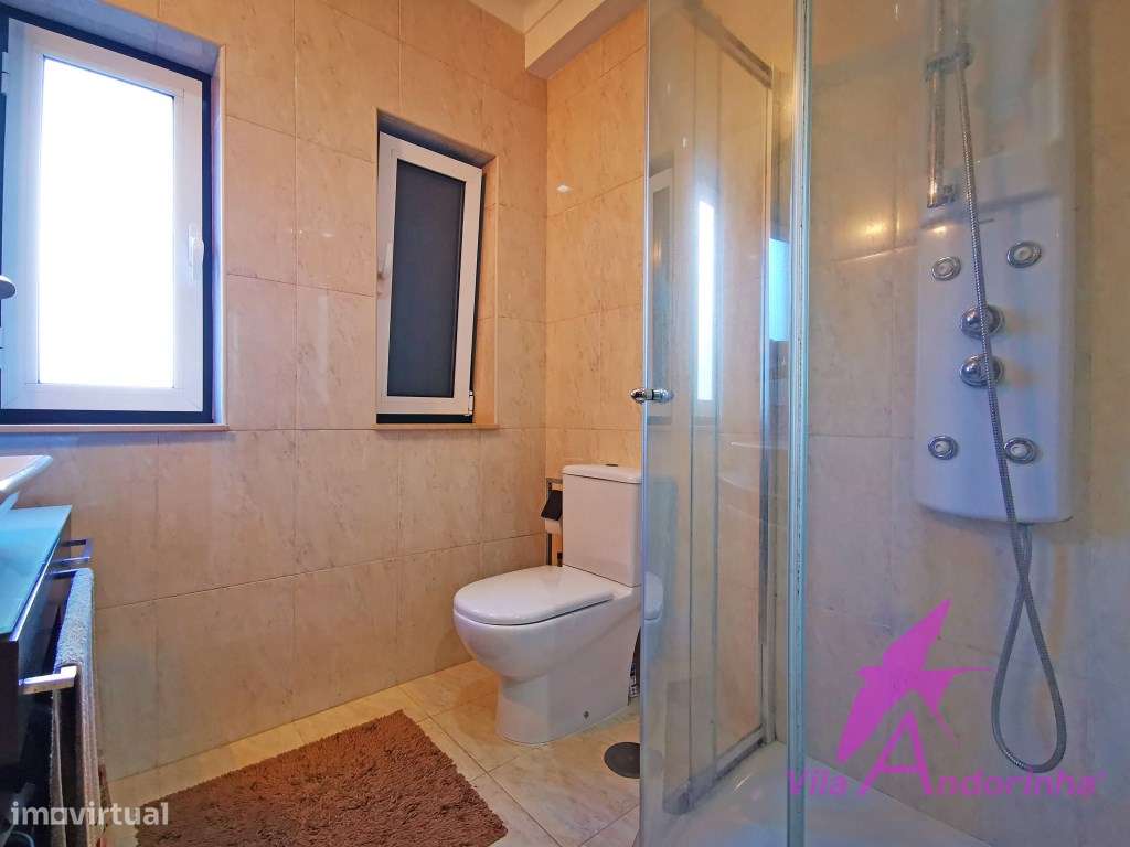 Moradia T4 Independente a 5 minutos da praia e do centro-15