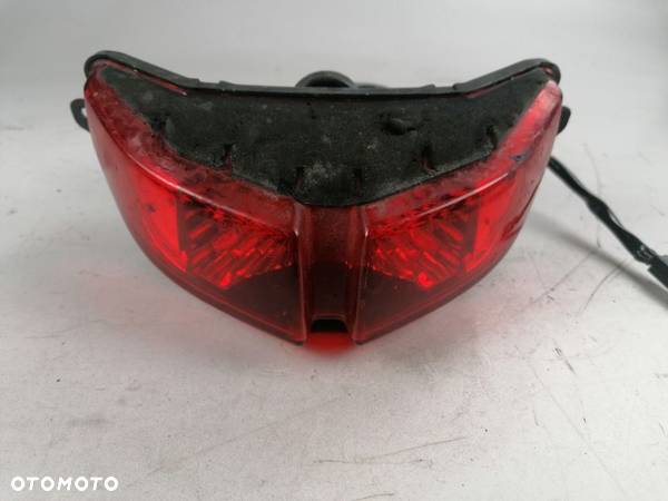 Yamaha FZ8 lampa tył wraz z mocowaniem 10- - 3