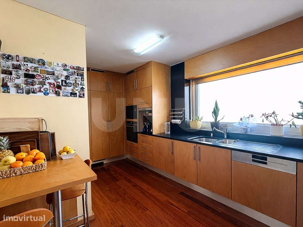 Moradia T5 Moderna com Jardim e Cave Ampla - Árvore, Vila do Conde-12