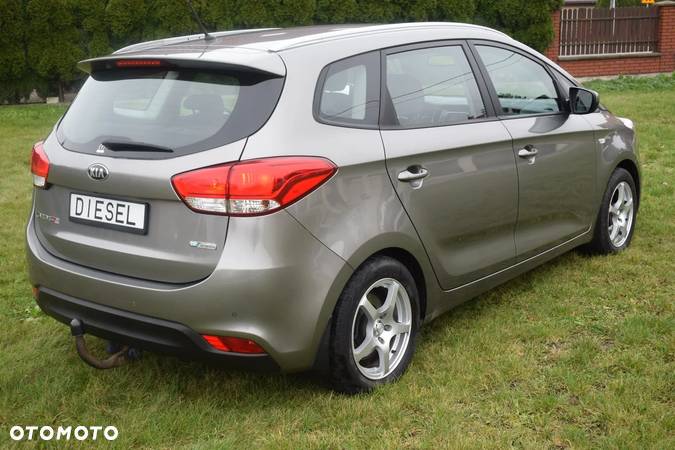 Kia Carens 1.7 CRDi 115 ISG UEFA EURO 2016 - 5