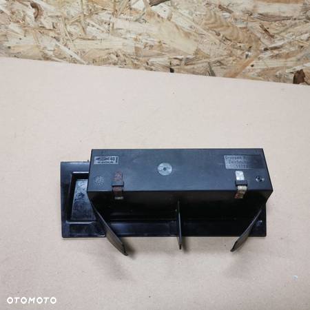 BMW E24 635CSI EUROPA KASETBOX/SCHOWEK NA KASETY RARYTAS NR.  1372 952 OEM - 9