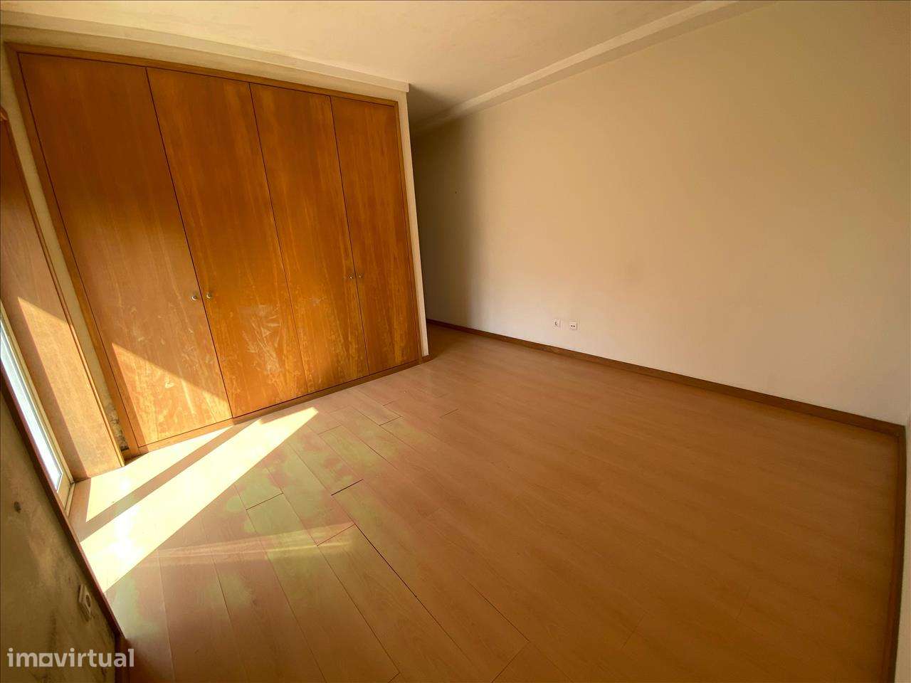 Apartamento T2 em Ermesinde - Valongo com Varanda e Estacionamento - Grande imagem: 3/16